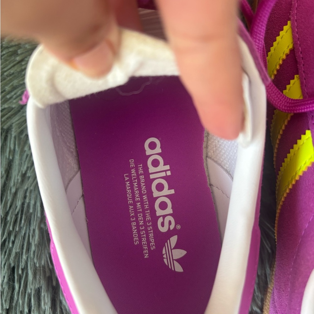 Adidas Gazelle in purple burst/solar yellow Sneakers - Picture 4 of 8